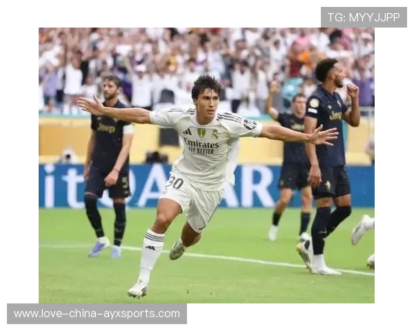 头球连进两球!前锋打出职业最佳 头球连进两球!前锋打出职业最佳