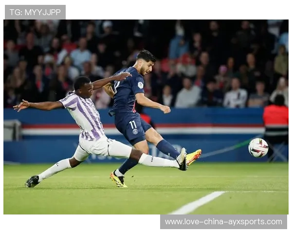 法甲图卢兹反击节奏明快,连续带来射门空间