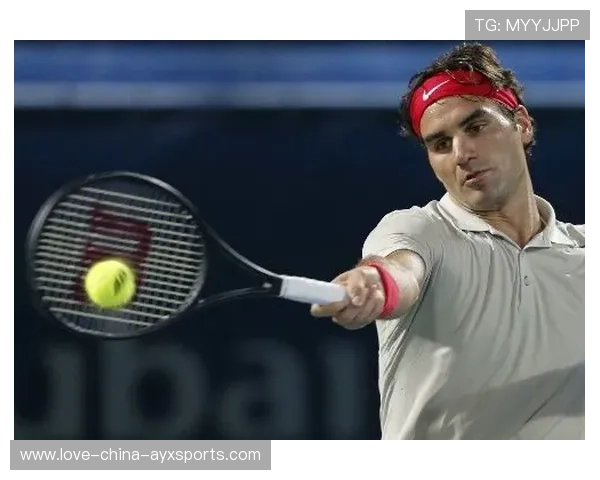 费德勒慈善赛展示精致击球